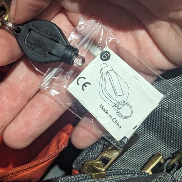 Travelon Anti-Theft Crossbody Bucket Bag - Picture 6 of 12